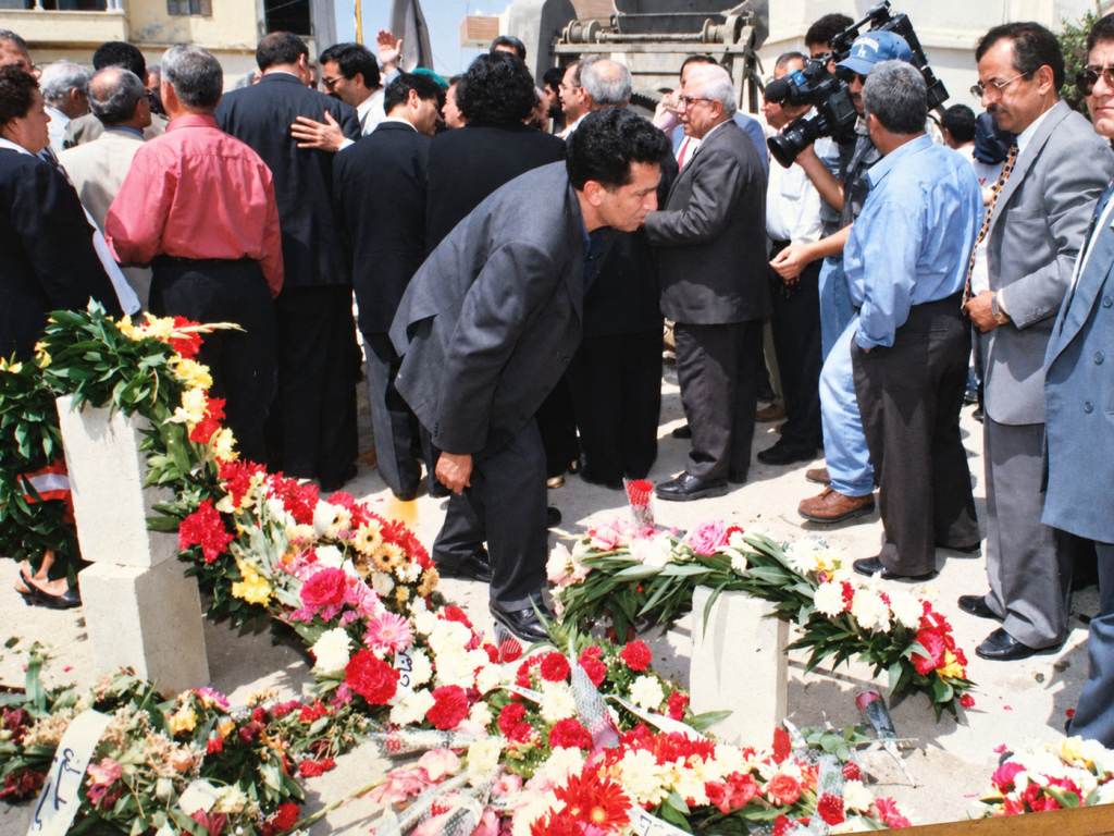 A rose for Qana